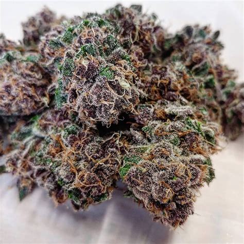 Combined with its high 21% + average THC level, these effects make Berry <b>Runtz</b> a great choice for treating conditions such as chronic stress or anxiety, depression or mood swings, chronic pain, insomnia and chronic fatigue. . Blueberry runtz strain